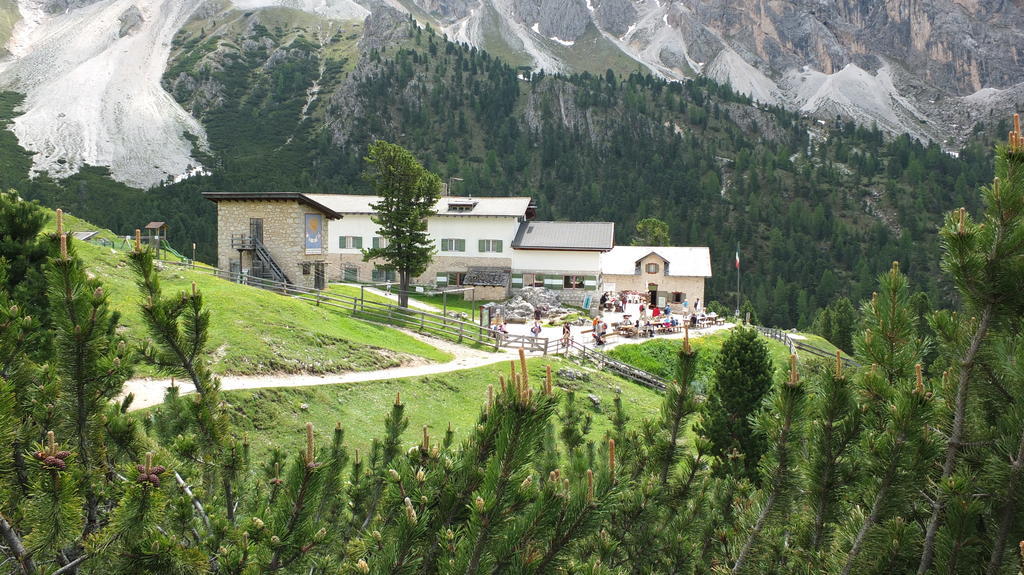 Garni Le Chalet Santa Cristina Val Gardena Екстер'єр фото