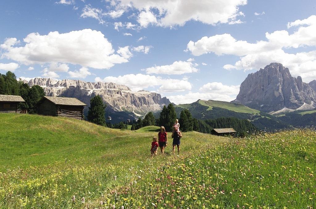 Garni Le Chalet Santa Cristina Val Gardena Екстер'єр фото