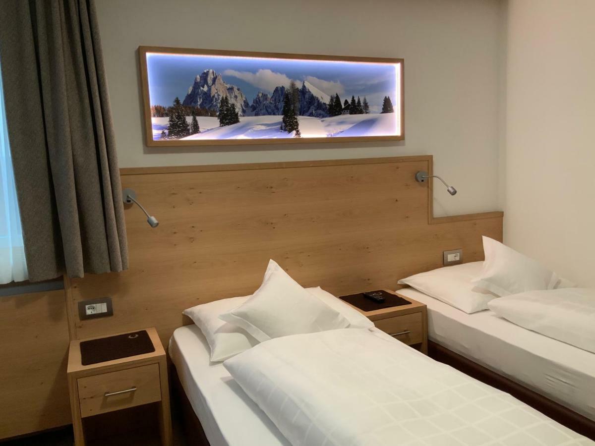 Garni Le Chalet Santa Cristina Val Gardena Екстер'єр фото